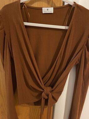 Socialite wrap top